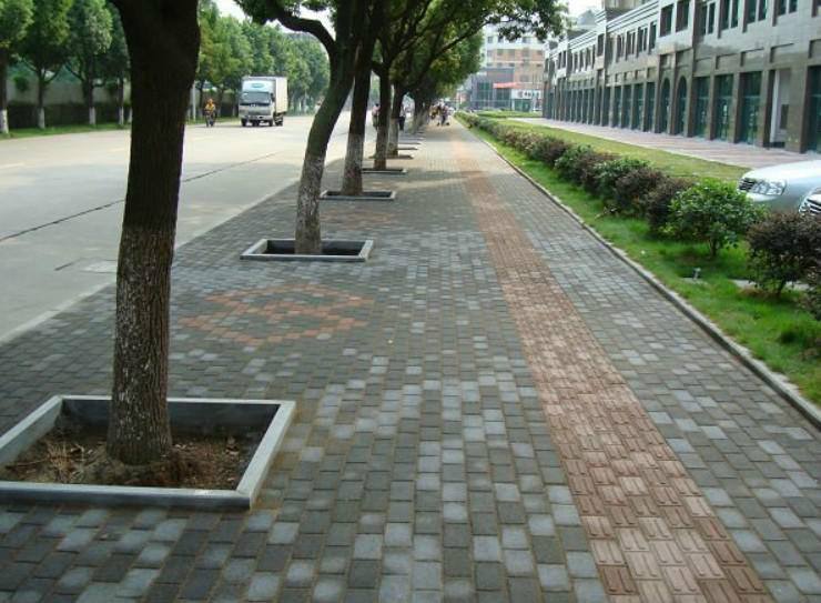 路邊威海路面磚施工完工現(xiàn)場(chǎng)圖