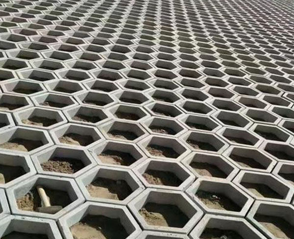 為什么護(hù)坡磚的形狀多為六邊形？